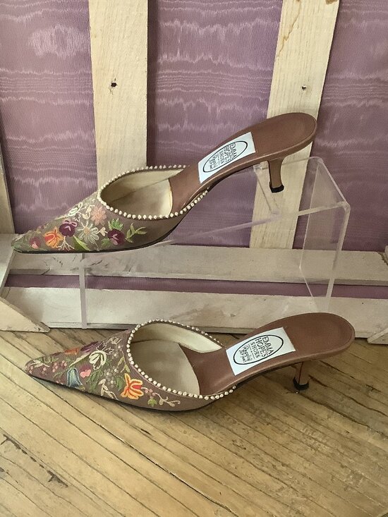 Emma Hope's Shoes Shoes - Vintage Emma Hope's Shoes Regalia for Feet Embroidered Heels Size 6 1/2M